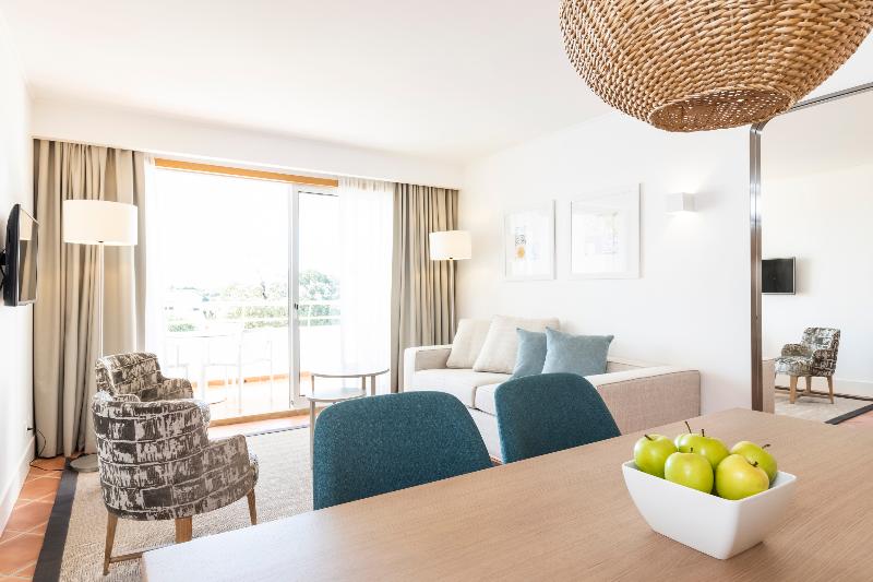 The Patio Suite Hotel - Oda