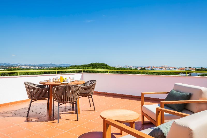 The Patio Suite Hotel - Oda