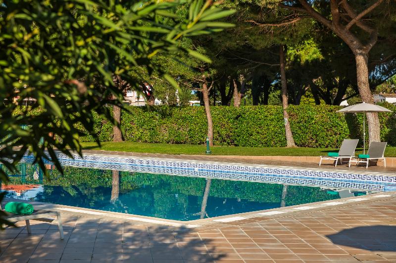 The Patio Suite Hotel - Havuz