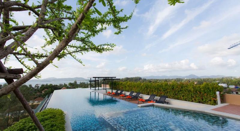 6th Avenue Surin Beach - Havuz