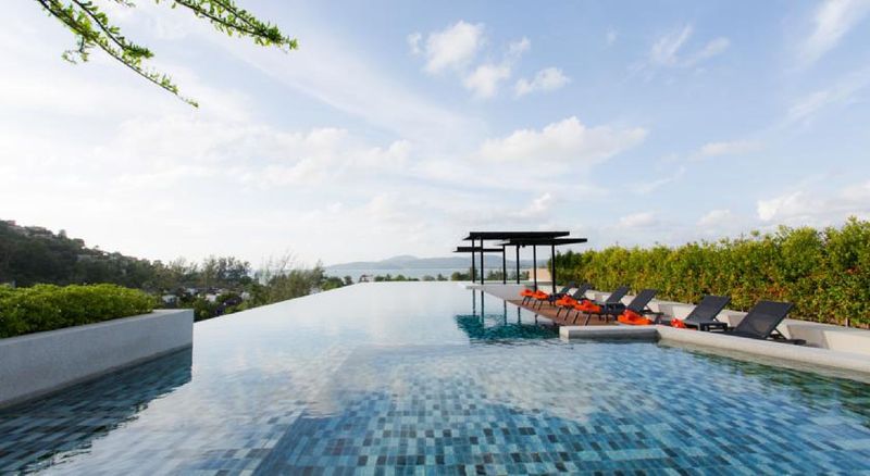 6th Avenue Surin Beach - Havuz