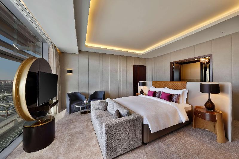 AlRayyan Hotel Doha, Curio Collection by Hilton - Oda