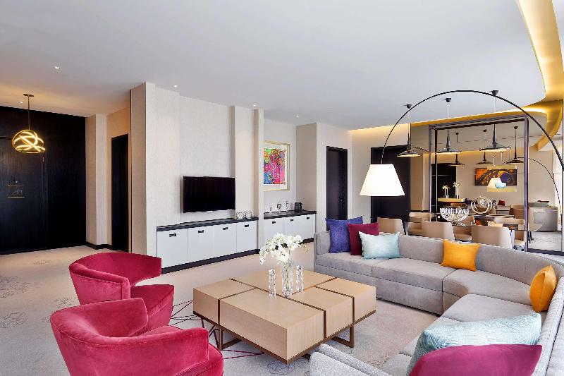 AlRayyan Hotel Doha, Curio Collection by Hilton - Oda