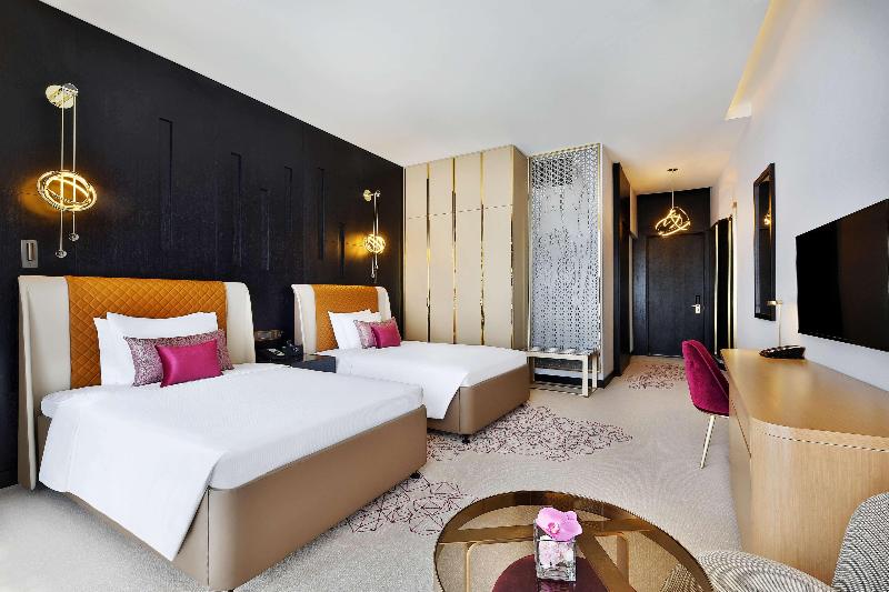 AlRayyan Hotel Doha, Curio Collection by Hilton - Oda