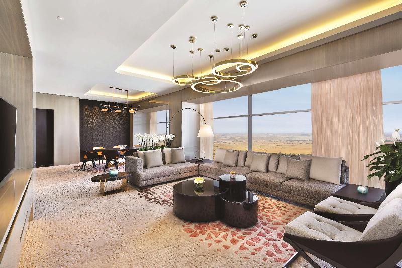 AlRayyan Hotel Doha, Curio Collection by Hilton - Oda