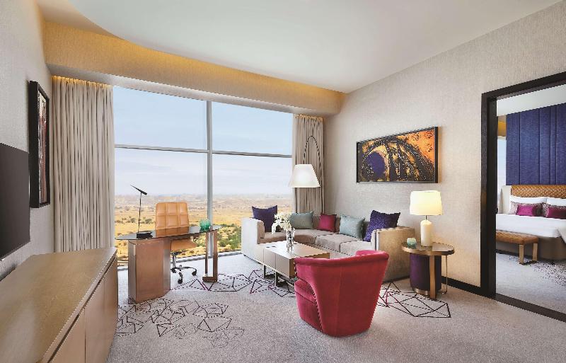 AlRayyan Hotel Doha, Curio Collection by Hilton - Oda