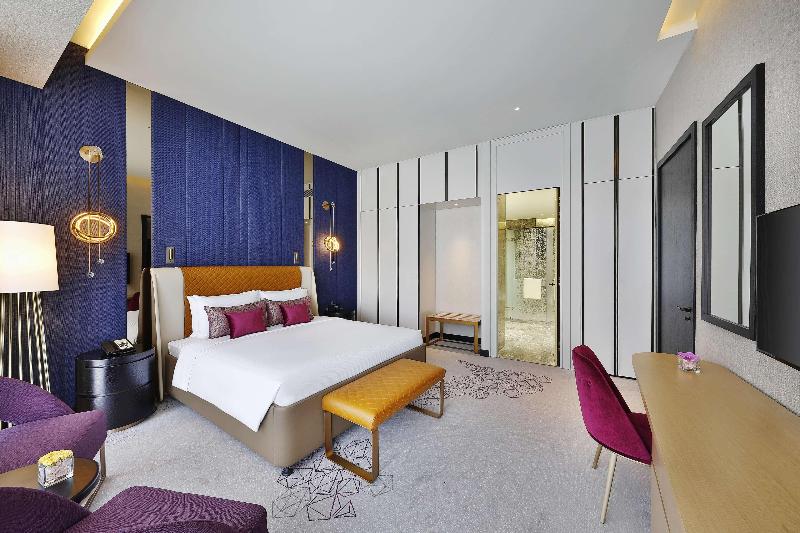 AlRayyan Hotel Doha, Curio Collection by Hilton - Oda