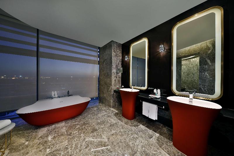 AlRayyan Hotel Doha, Curio Collection by Hilton - Oda