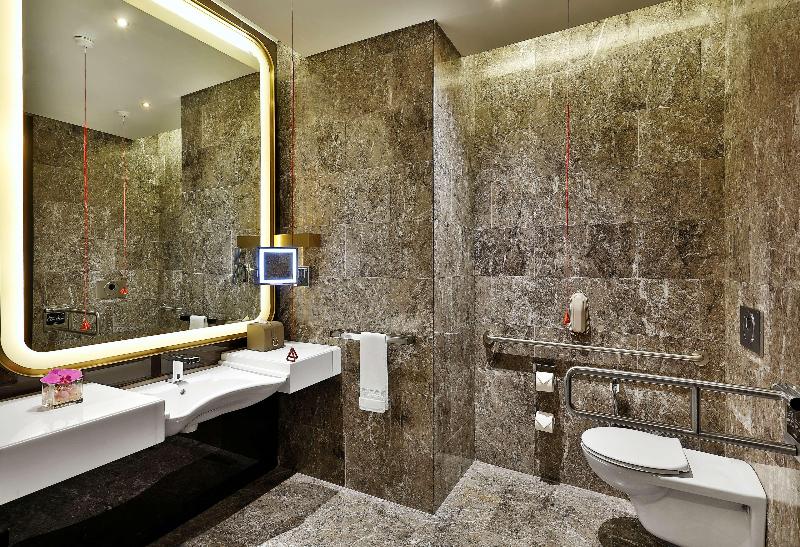 AlRayyan Hotel Doha, Curio Collection by Hilton - Oda