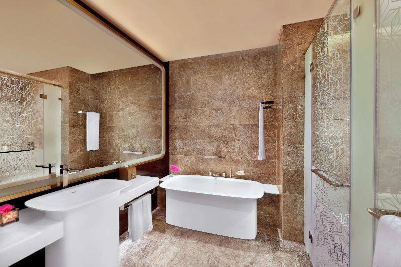 AlRayyan Hotel Doha, Curio Collection by Hilton - Oda