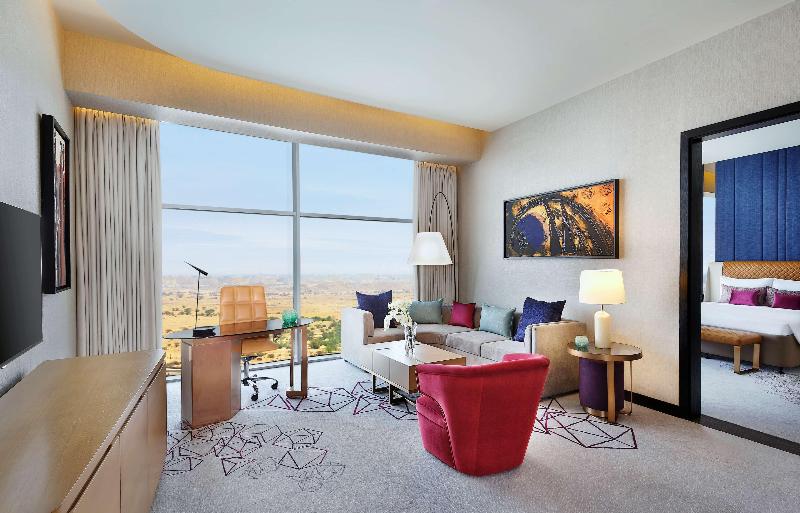 AlRayyan Hotel Doha, Curio Collection by Hilton - Oda
