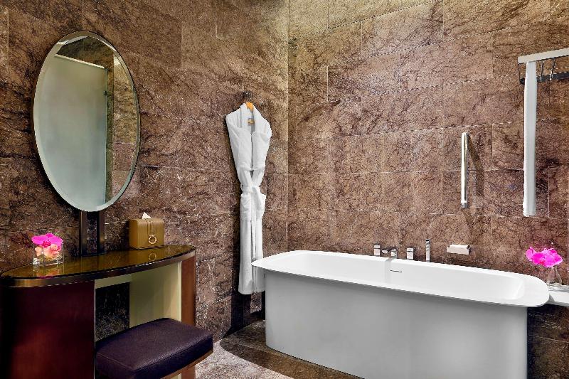 AlRayyan Hotel Doha, Curio Collection by Hilton - Oda