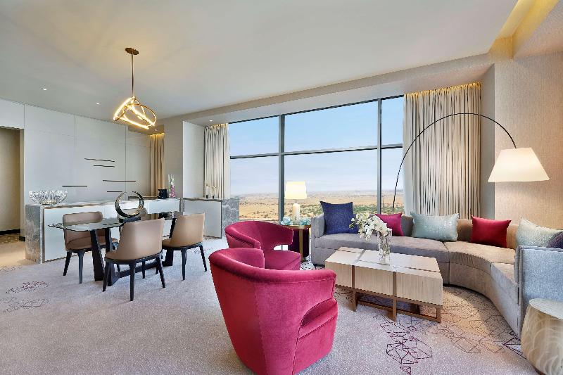 AlRayyan Hotel Doha, Curio Collection by Hilton - Oda