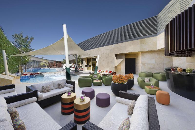 AlRayyan Hotel Doha, Curio Collection by Hilton - Havuz
