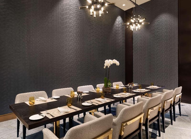 AlRayyan Hotel Doha, Curio Collection by Hilton - Restoran