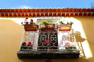 Alfama Yellow House fotoÄŸrafÄ±
