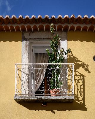 Alfama Yellow House fotoÄŸrafÄ±