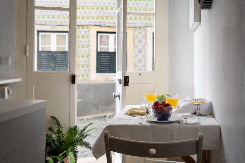 Alfama Yellow House - Oda