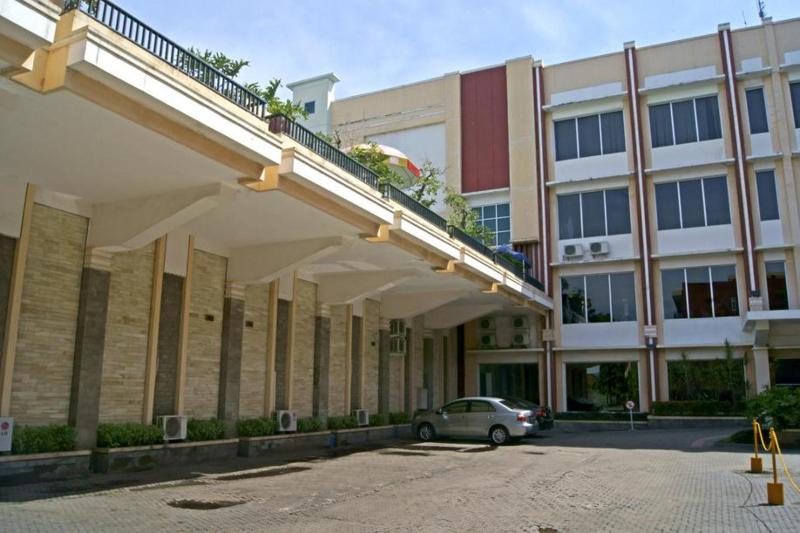 Karlita International Tegal - Genel