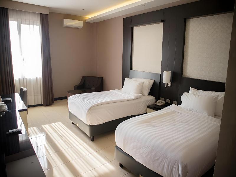 Karlita International Tegal - Oda