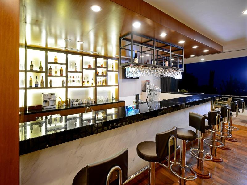 Surya Hotel and Cottage Prigen ,Tretes - Bar