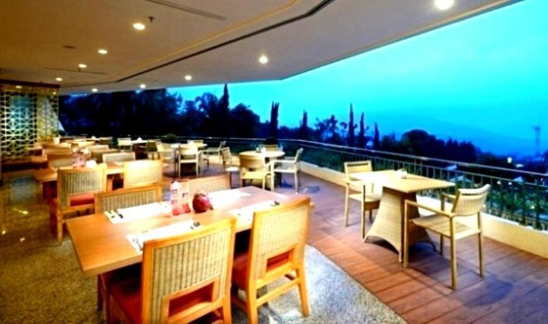 Surya Hotel and Cottage Prigen ,Tretes - Restoran