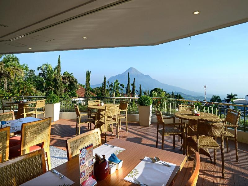 Surya Hotel and Cottage Prigen ,Tretes - Restoran