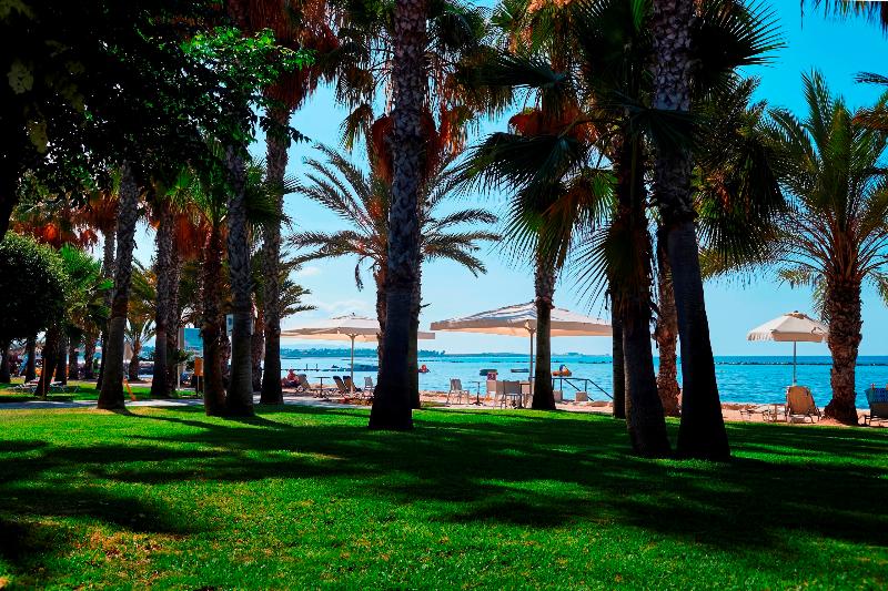 Louis Phaethon Beach - Plaj