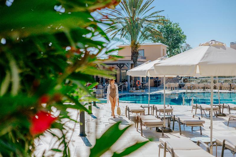 Louis St. Elias Resort & Waterpark - Havuz