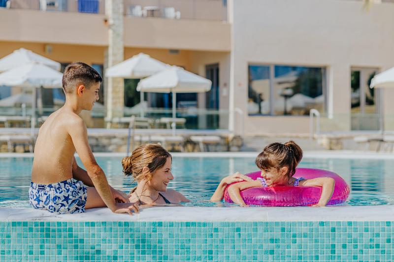 Louis St. Elias Resort & Waterpark - Havuz