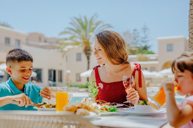 Louis St. Elias Resort & Waterpark - Restoran