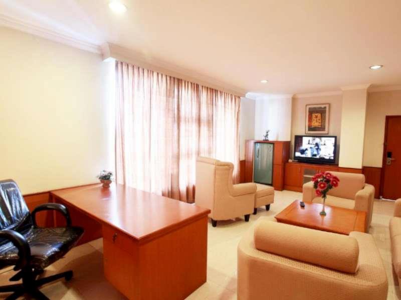 Plaza Hotel Tegal - Genel
