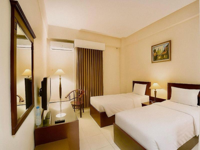 Plaza Hotel Tegal - Oda