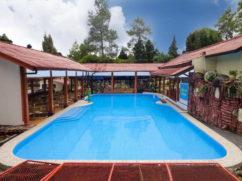 Ciloto Indah Permai Resort Hotel - Havuz