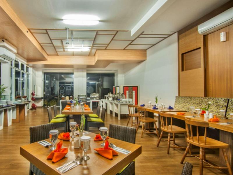 The Rizen Hotel Cisarua - Restoran