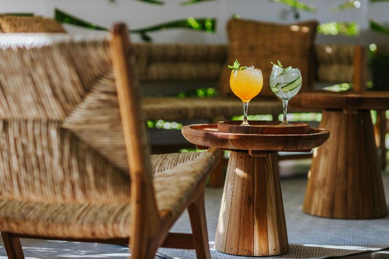 Nissi Park - Bar