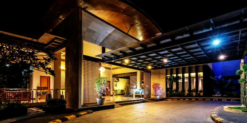 ILLIRA Lite Hotel Lombok - Lobi