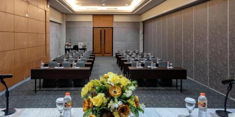 ILLIRA Lite Hotel Lombok - Toplantı