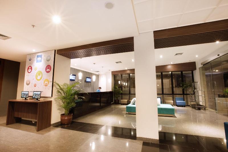 Fabu Hotel Bandung - Lobi