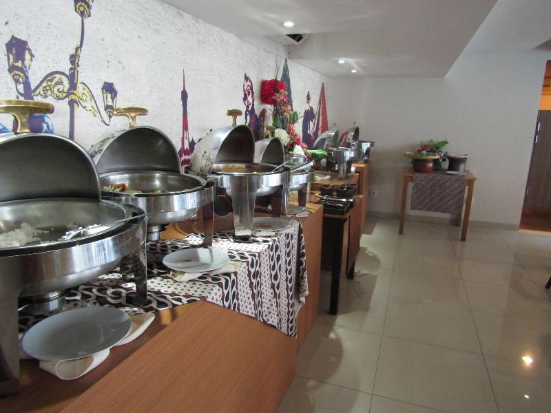 Student Park Hotel Apartment Yogyakarta - Restoran