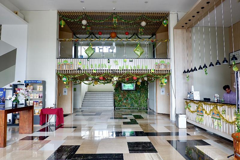 Lemo Hotel Serpong By Zuzu - Lobi