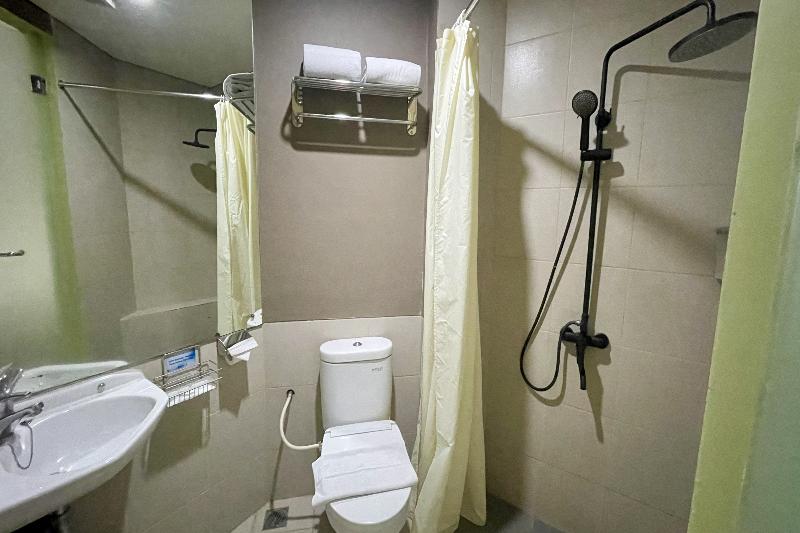 Lemo Hotel Serpong By Zuzu - Oda