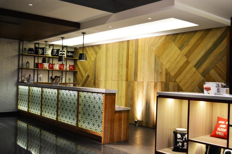 Luminor Hotel Jemursari - Lobi