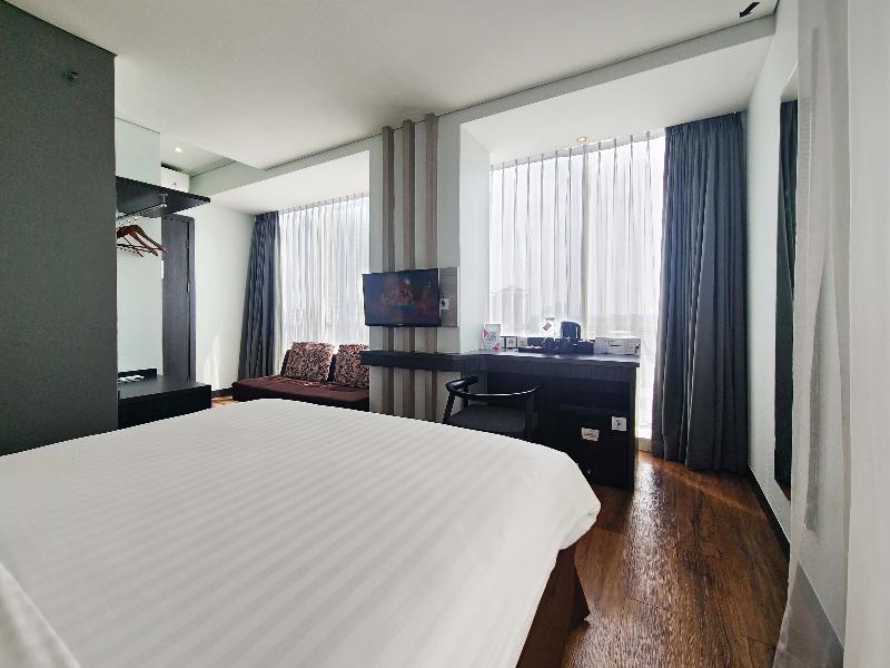 Luminor Hotel Jemursari - Oda