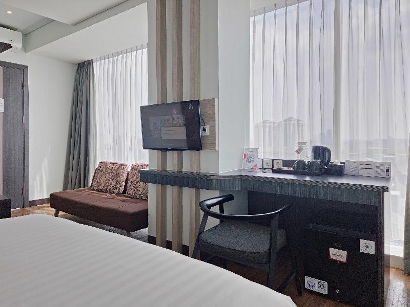 Luminor Hotel Jemursari - Oda
