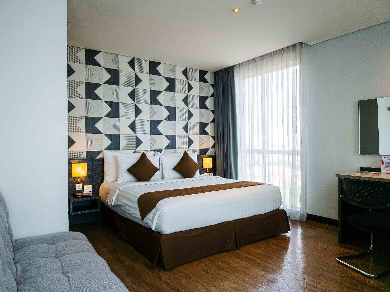 Luminor Hotel Jemursari - Oda