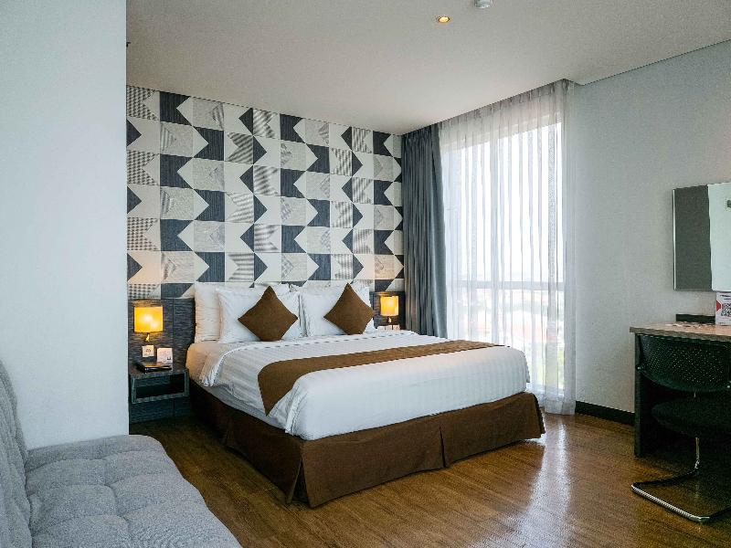 Luminor Hotel Jemursari - Oda