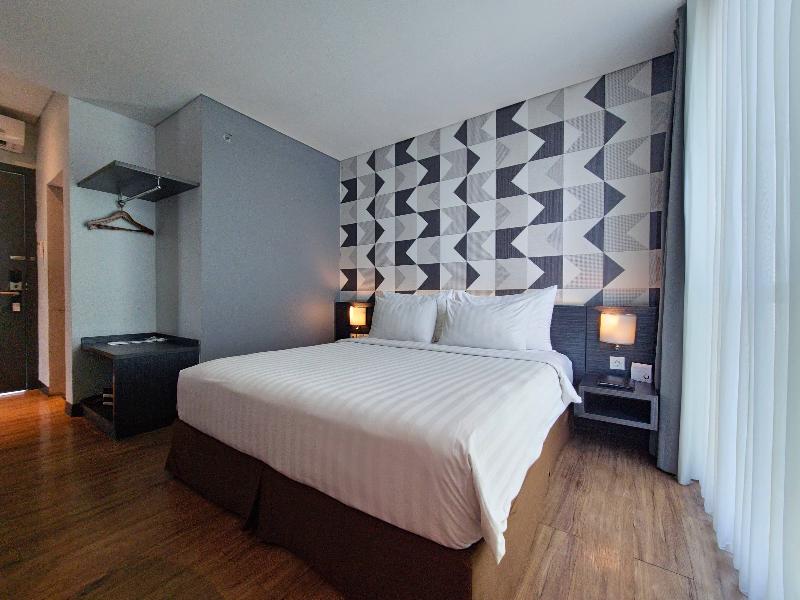 Luminor Hotel Jemursari - Oda
