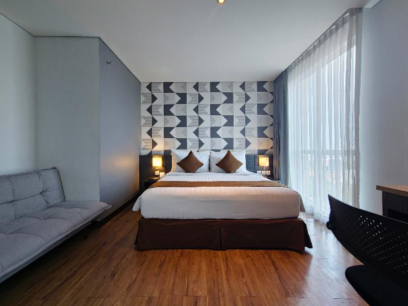 Luminor Hotel Jemursari - Oda