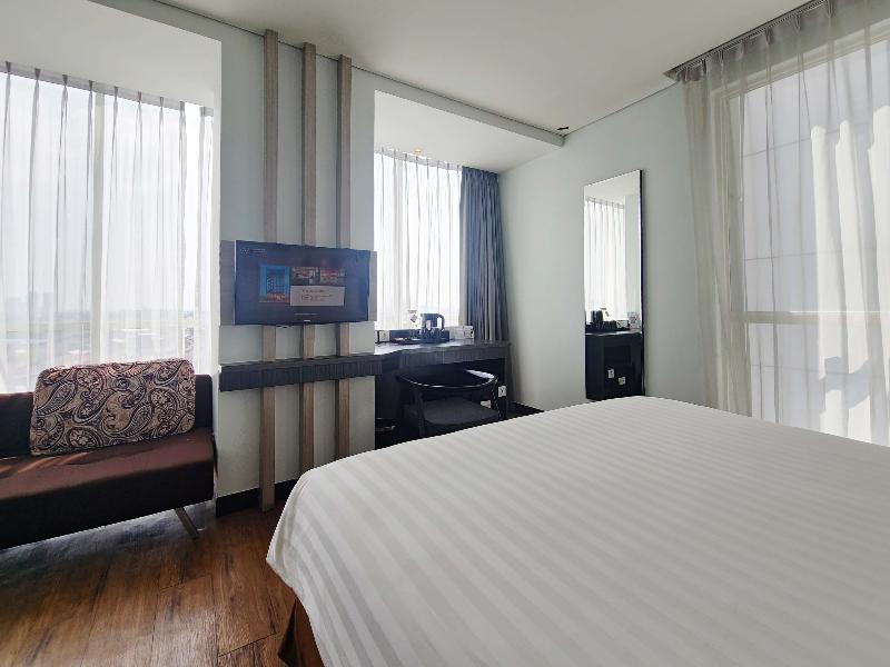 Luminor Hotel Jemursari - Oda